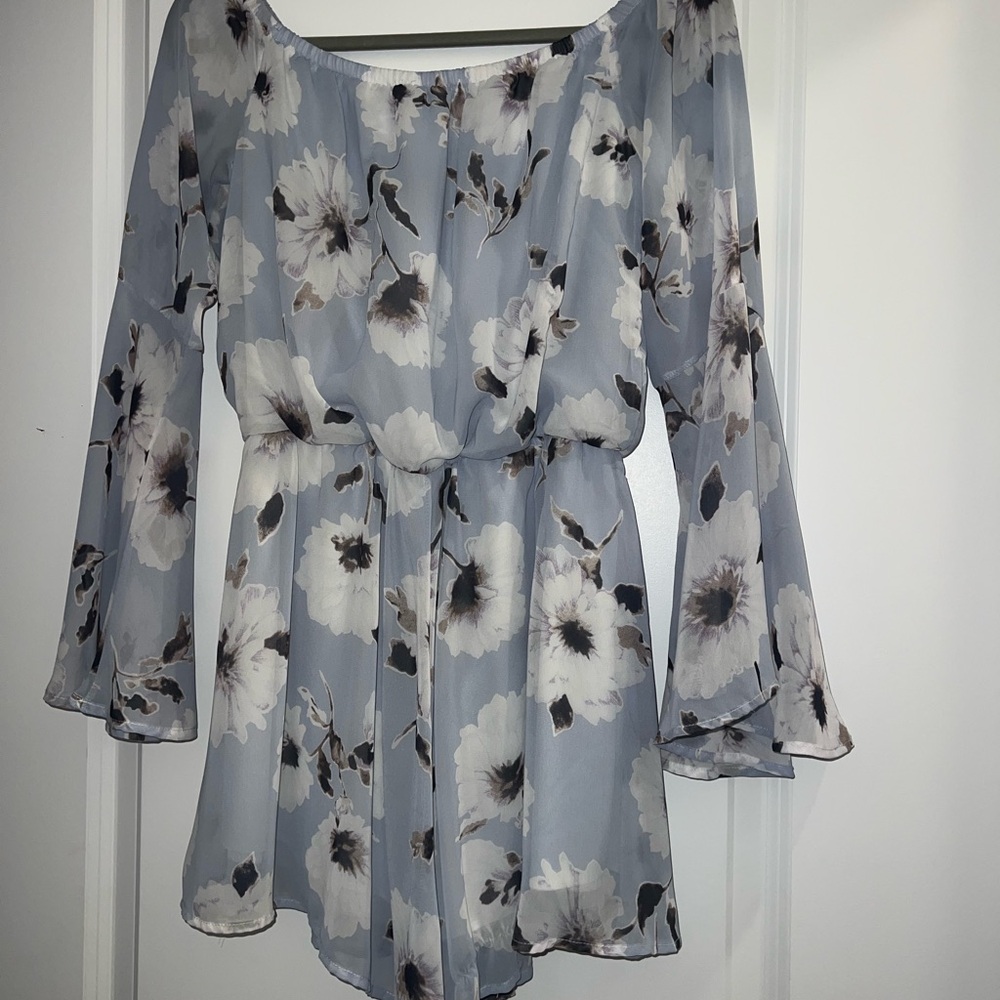 Light blue floral romper #sunmerstyleposhparty - Picture 4 of 4